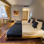 Classic Hotel 4*